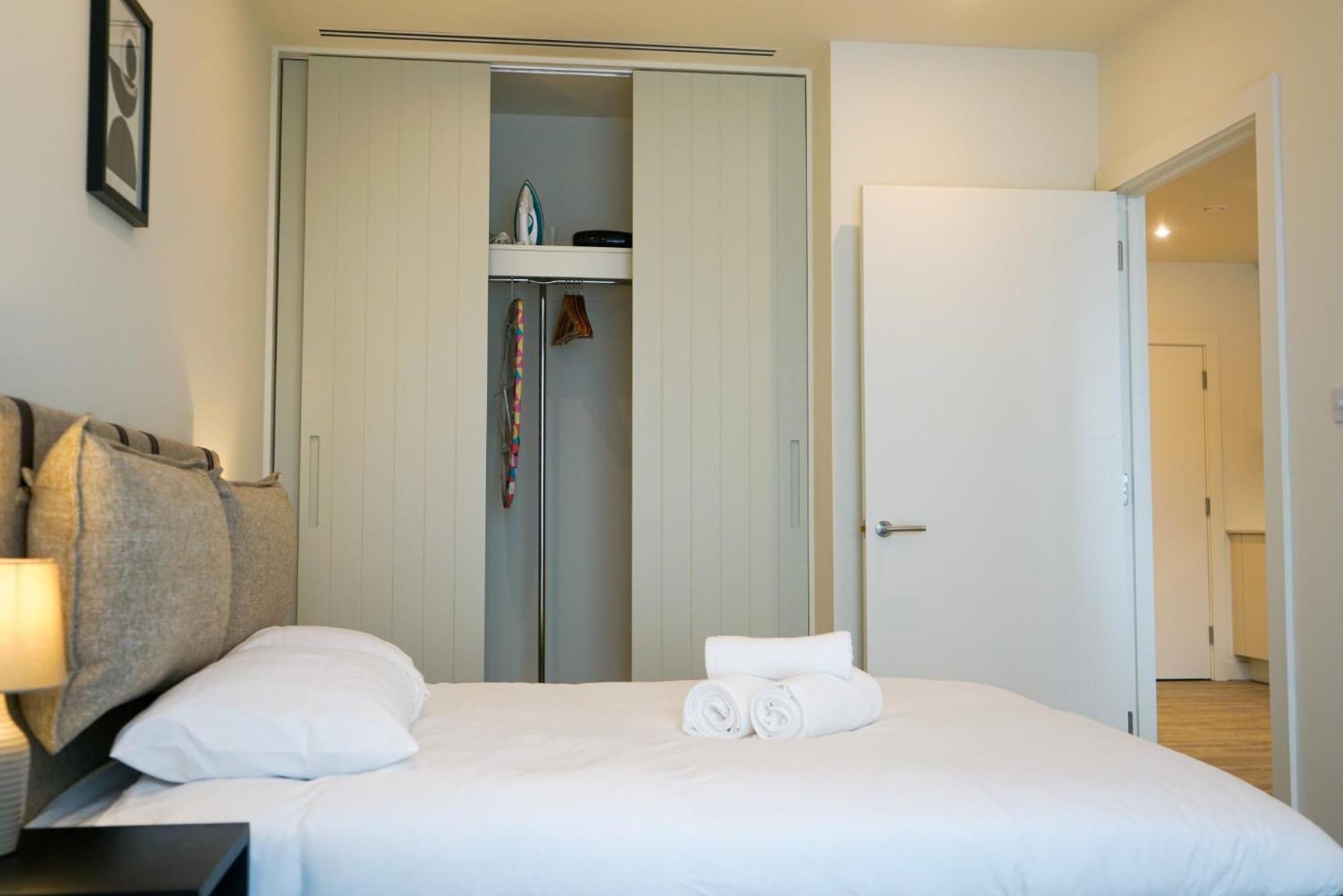 Coppermaker Square In Stratford Aparthotel London Ngoại thất bức ảnh