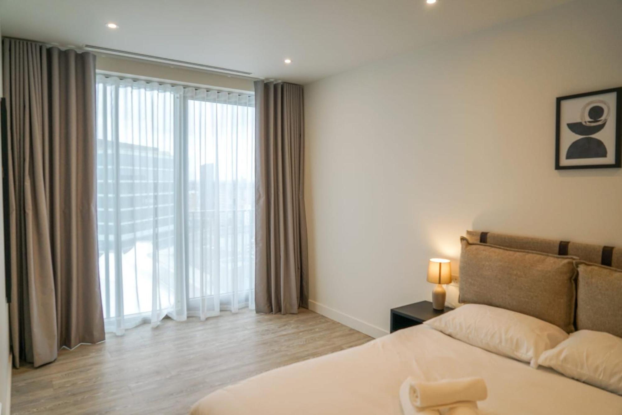 Coppermaker Square In Stratford Aparthotel London Ngoại thất bức ảnh